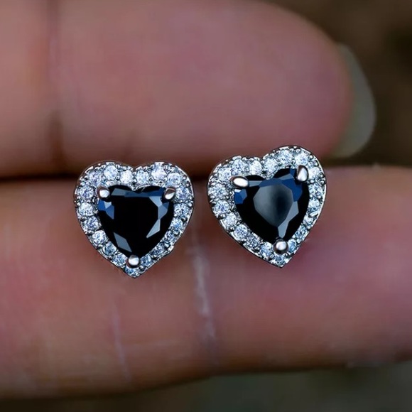 Jewelry - Heart Diamond Stud Earrings